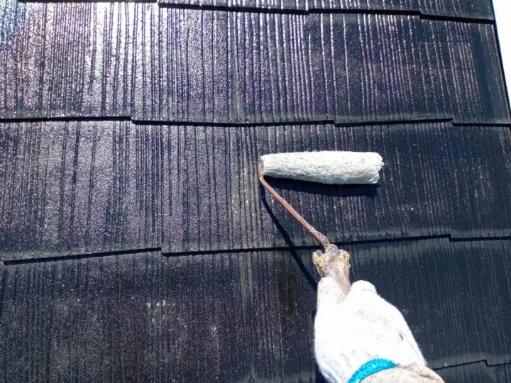 屋根塗装　下塗り２回目