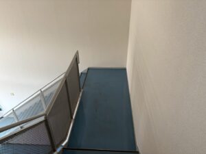 静岡市駿河区工場　クロス張替え工事　床塗装工事